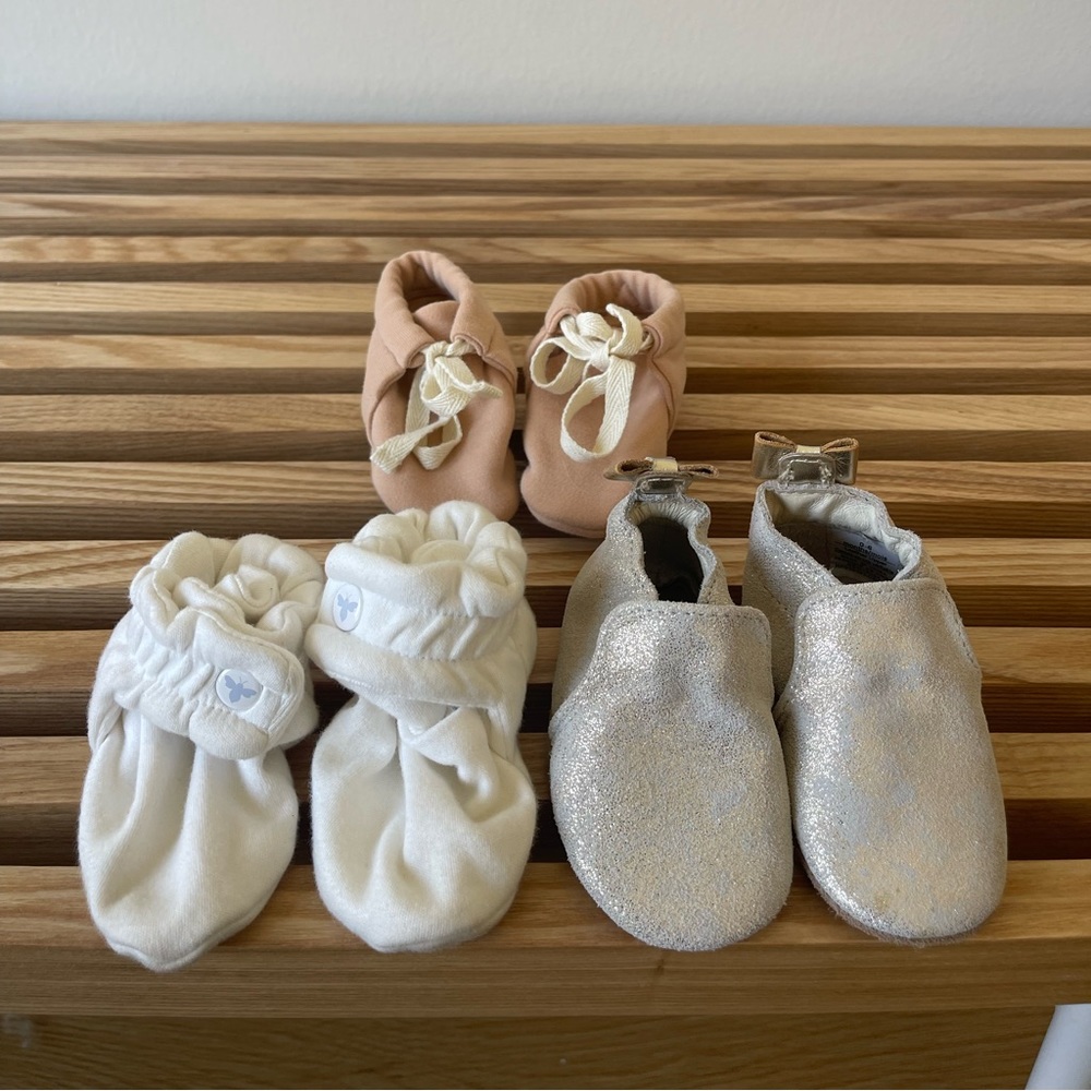 Baby girl 0-6 month lot of booties (Robeez, Quincy Mae, Burt's Bees)
